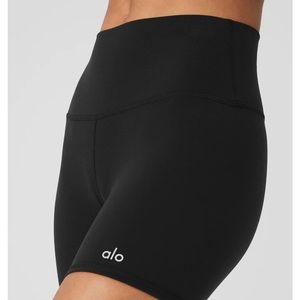 Alo Airbrush Biker Shorts